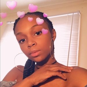 Meet your Posher, Niyha